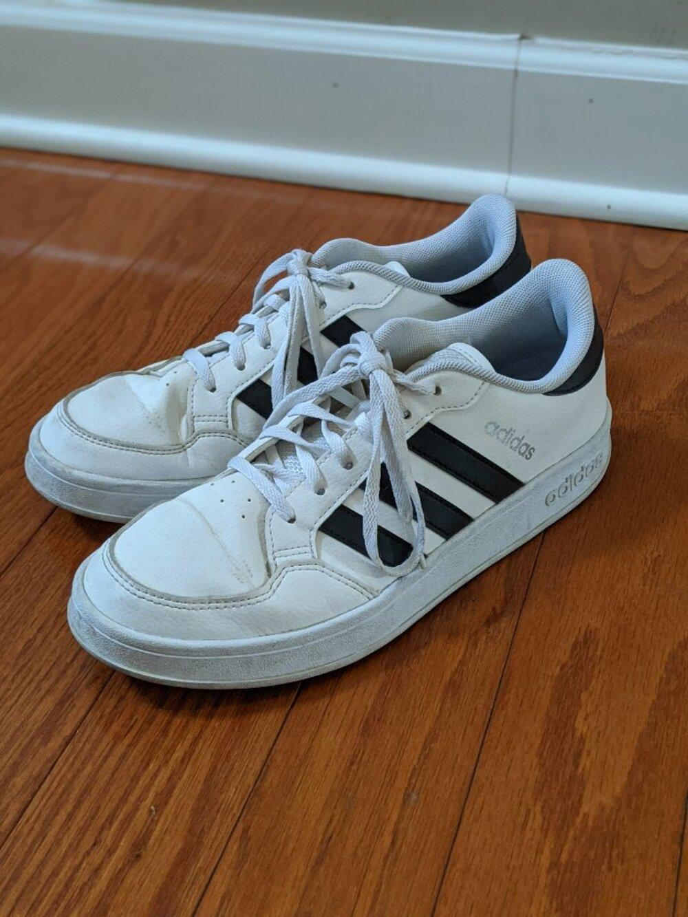Adidas Grand Court Sneakers – Women’s Size 8 – White/Black Classic
